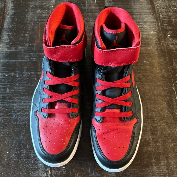 Air Jordan 1 Hi FlyEase 'Fire Red' - Picture 2 of 6